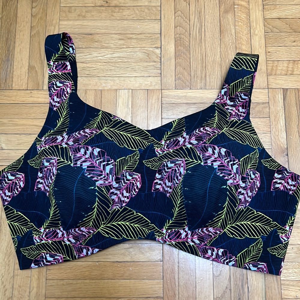 KNIX evolution wireless bra, size 6+.
